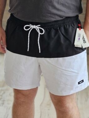 DKNY Mens XXL Black White Colorblock Quick Dry Volley Swim Trunks NWT UPF 40